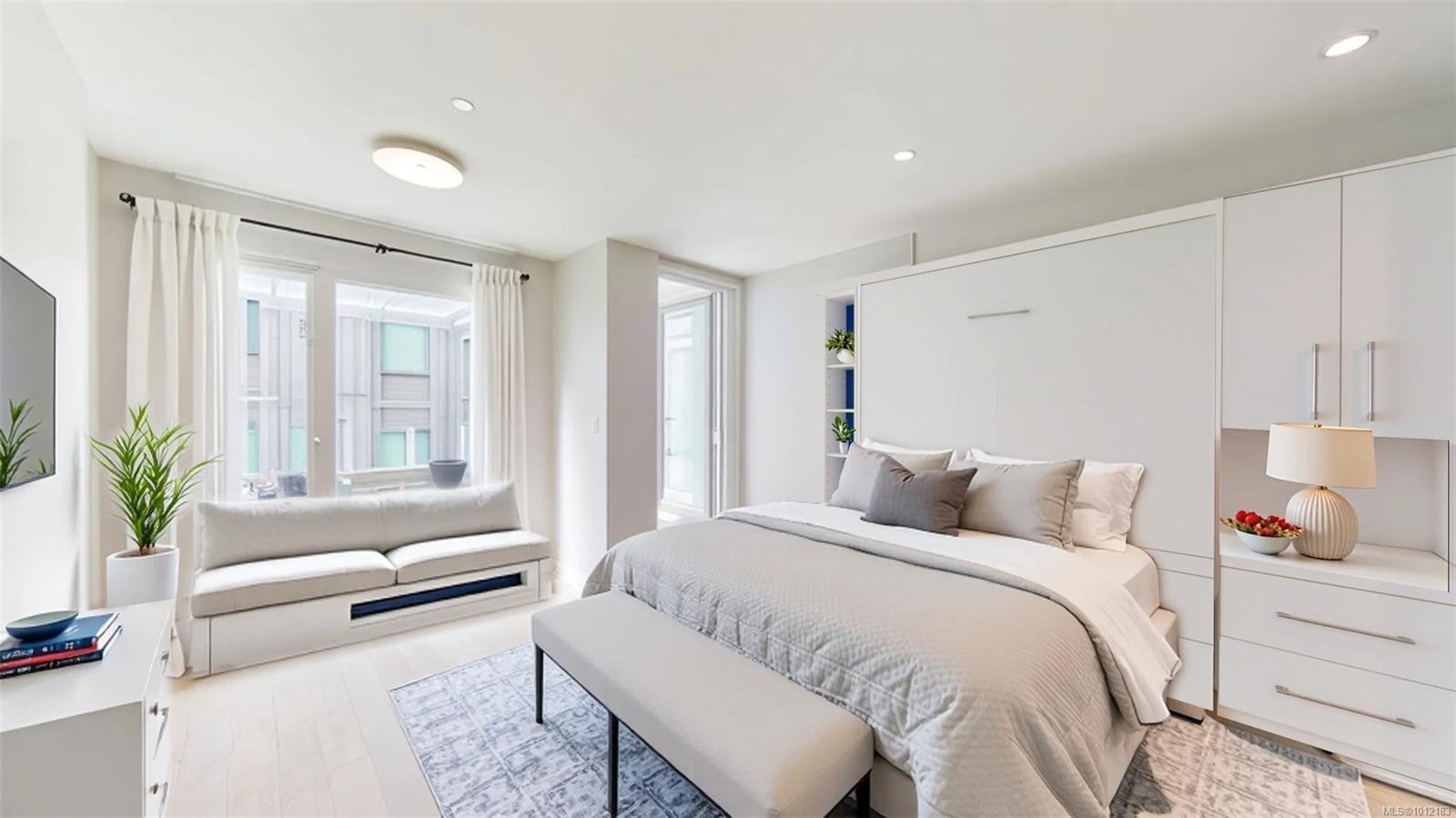 1090 Johnson St Apt 205, Victoria, BC V8V 3N7