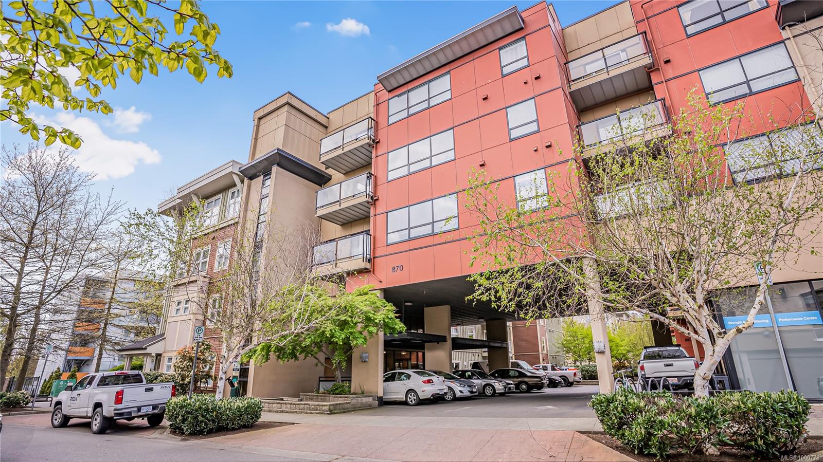 870 Short St Apt 312, Saanich, BC V8X 2V5