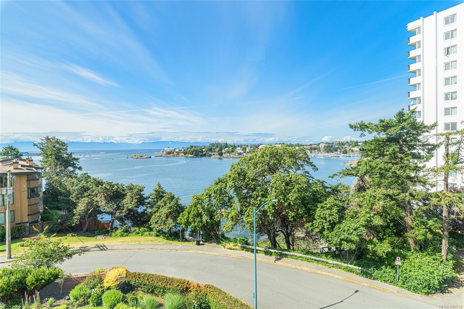 325 Maitland St Apt 505, Victoria, BC V9A 7E9