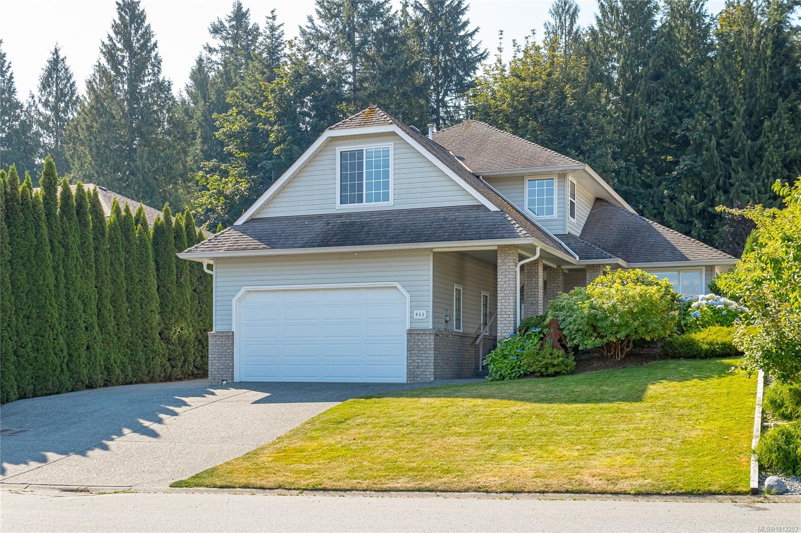 953 Davidson Rd, Ladysmith, BC V9G 1P9
