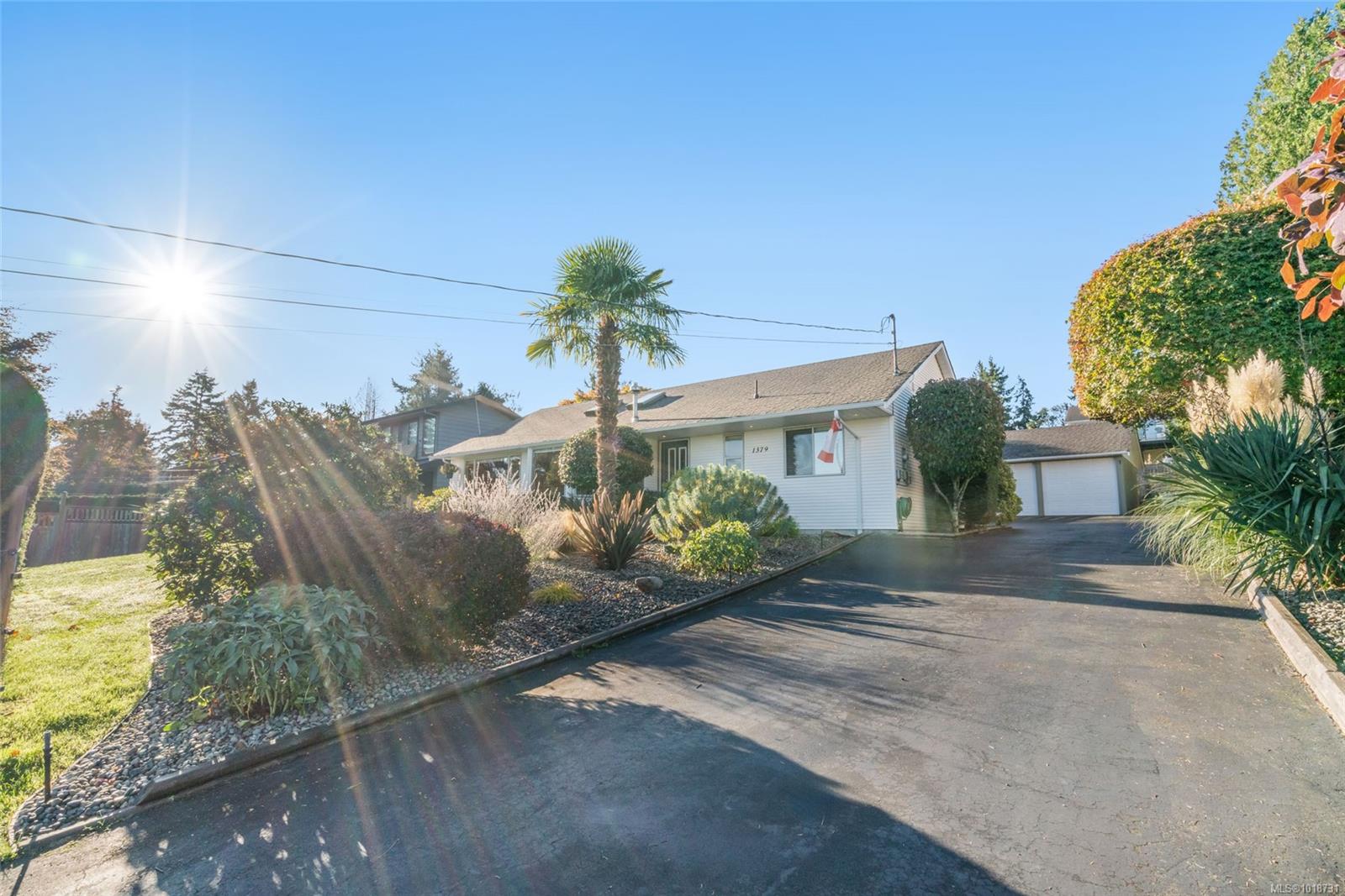 1379 Reef Rd, Nanoose Bay, BC V9P 9B9