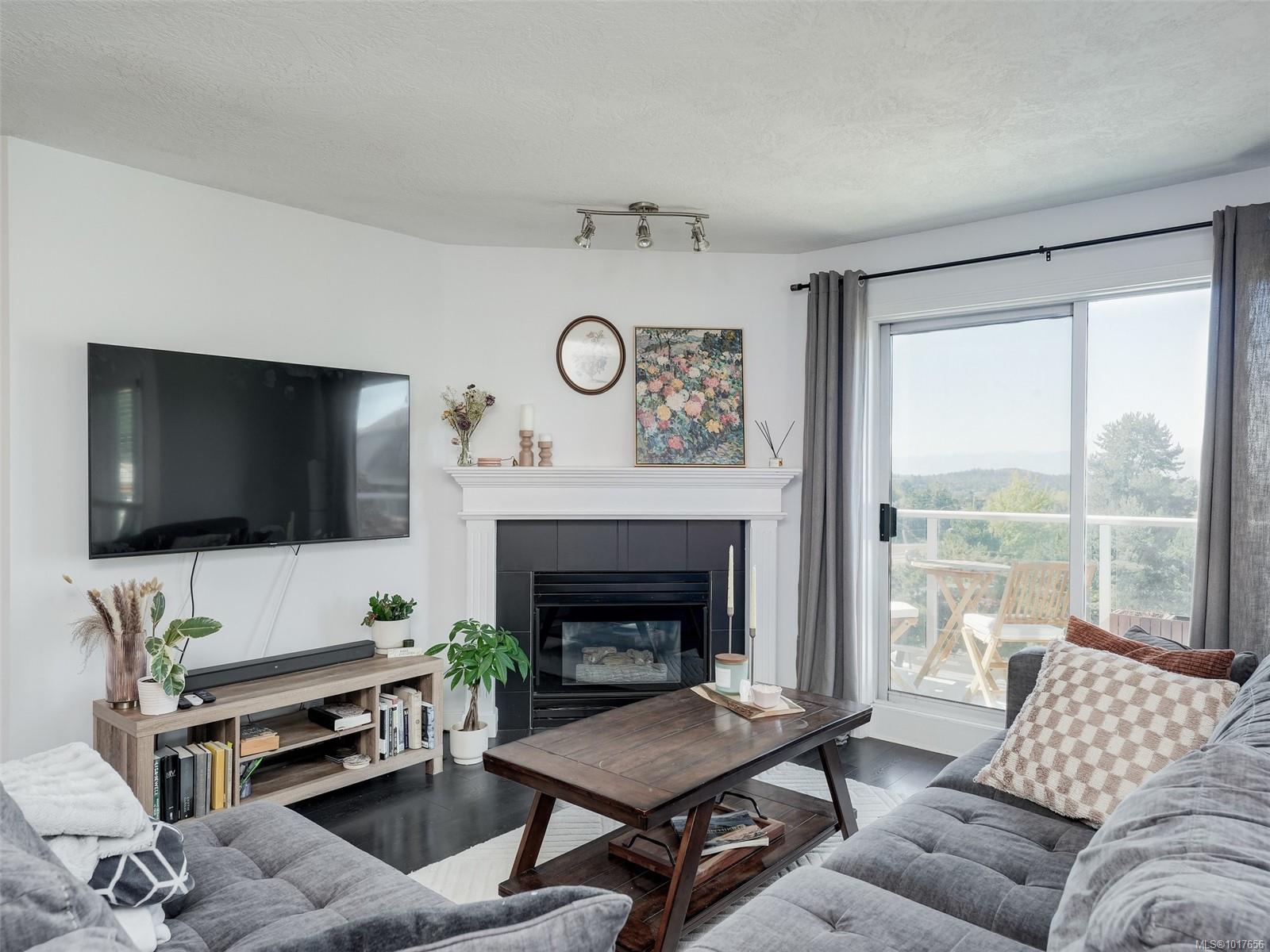 490 Marsett Pl Apt 410, Saanich, BC V8Z 7J1