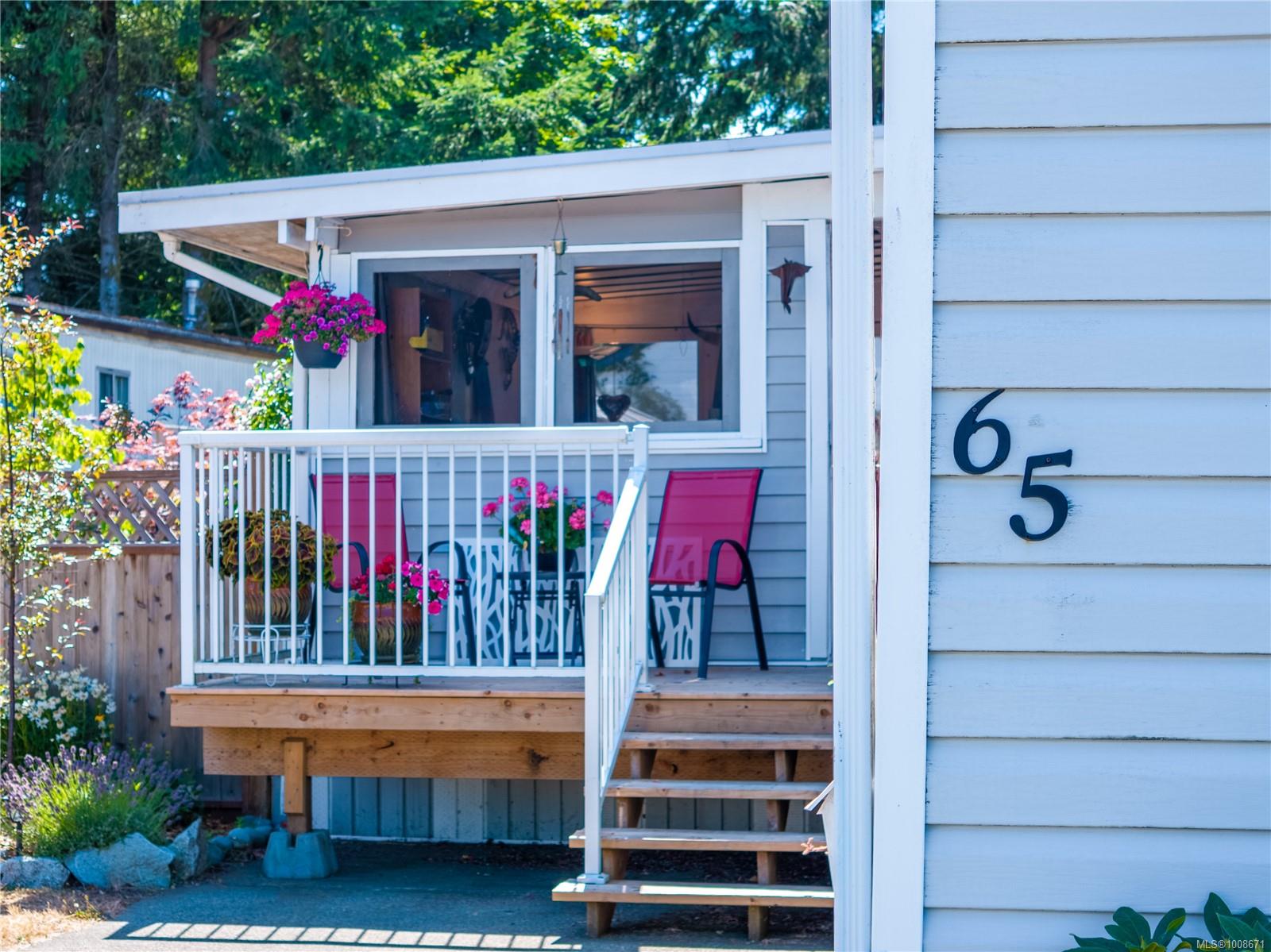 390 Cowichan Ave Apt 65, Courtenay, BC V9N 7T4