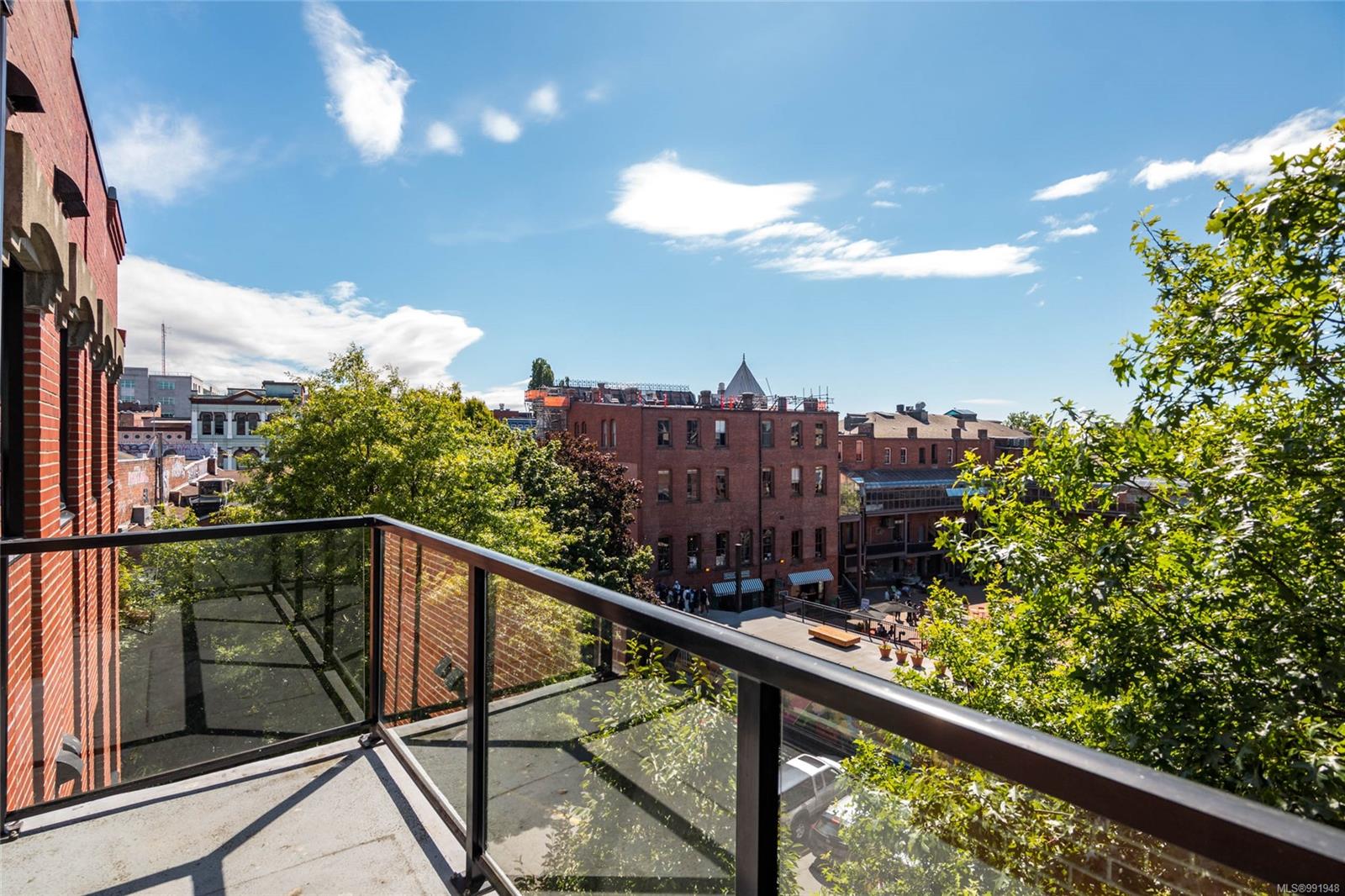 595 Pandora Ave Apt 313, Victoria, BC V8W 1N5