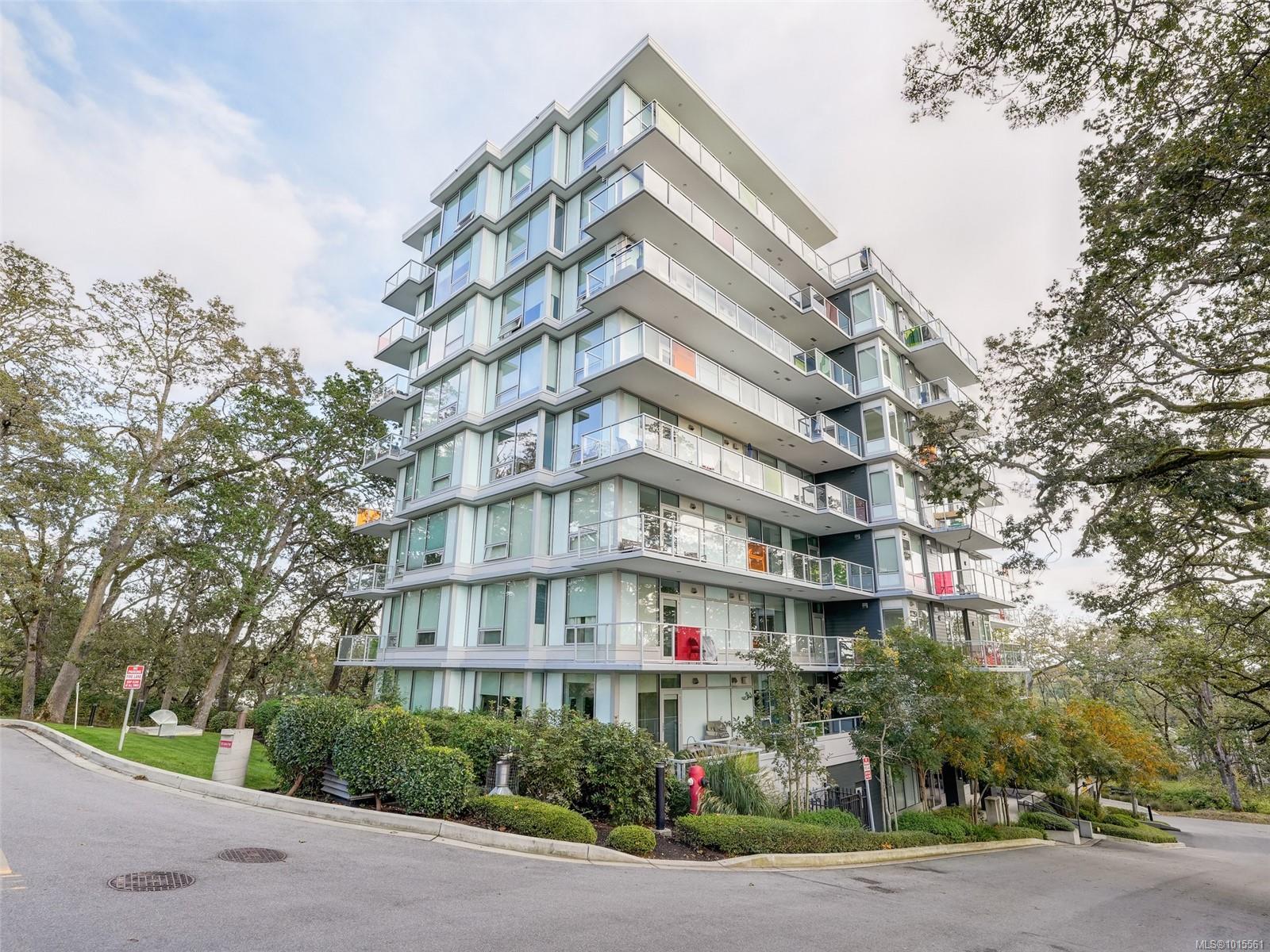 4009 Rainbow Hill Lane Apt 603, Saanich, BC V8X 0B3