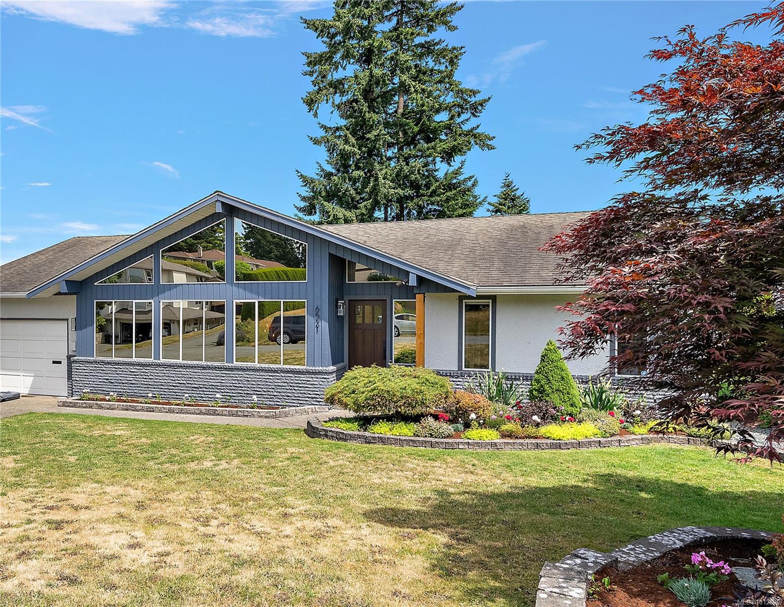 6521 Bella Vista Dr, Central Saanich, BC V8Y 1V2