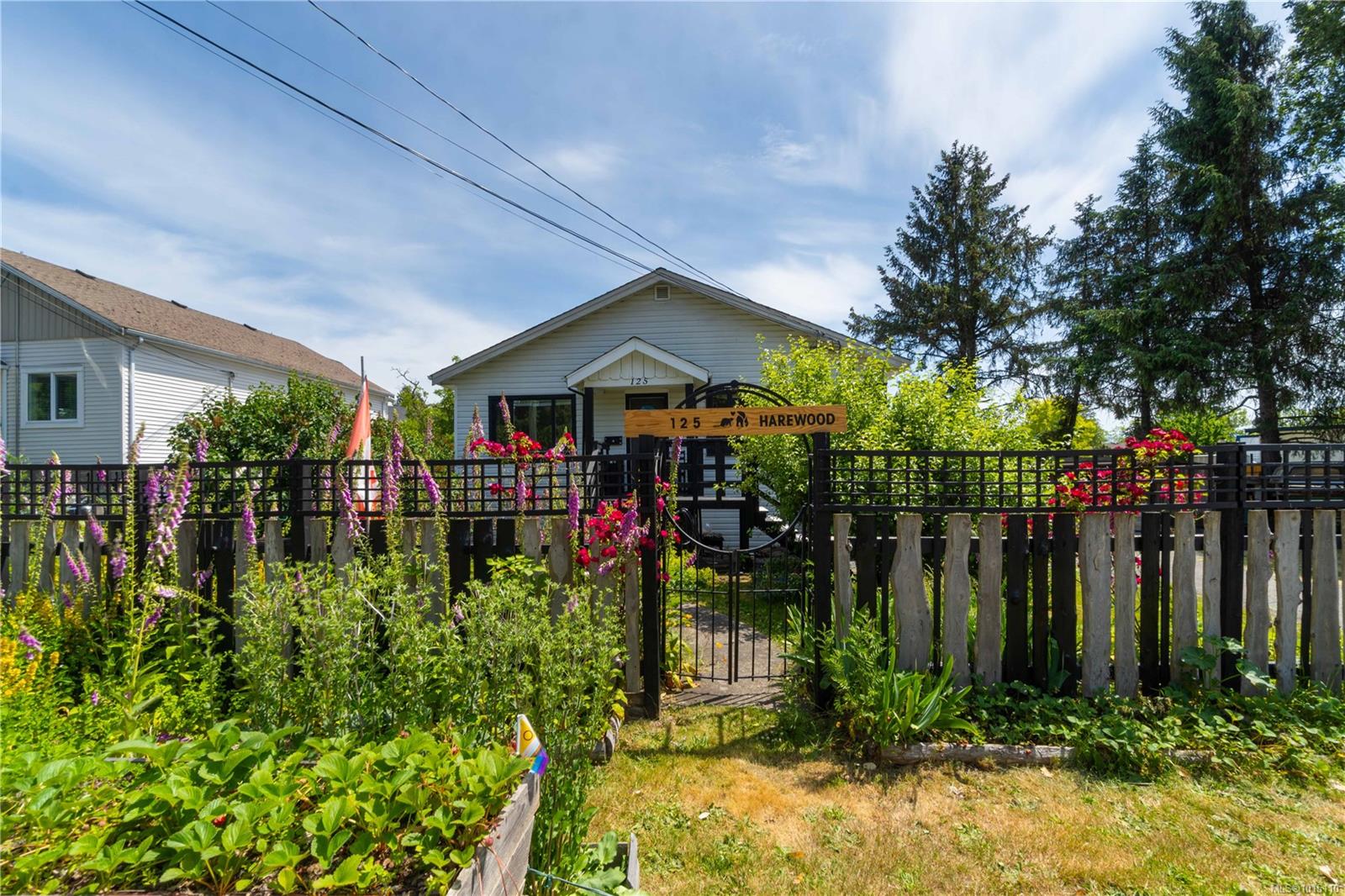 125 Harewood Rd, Nanaimo, BC V9R 2Y7