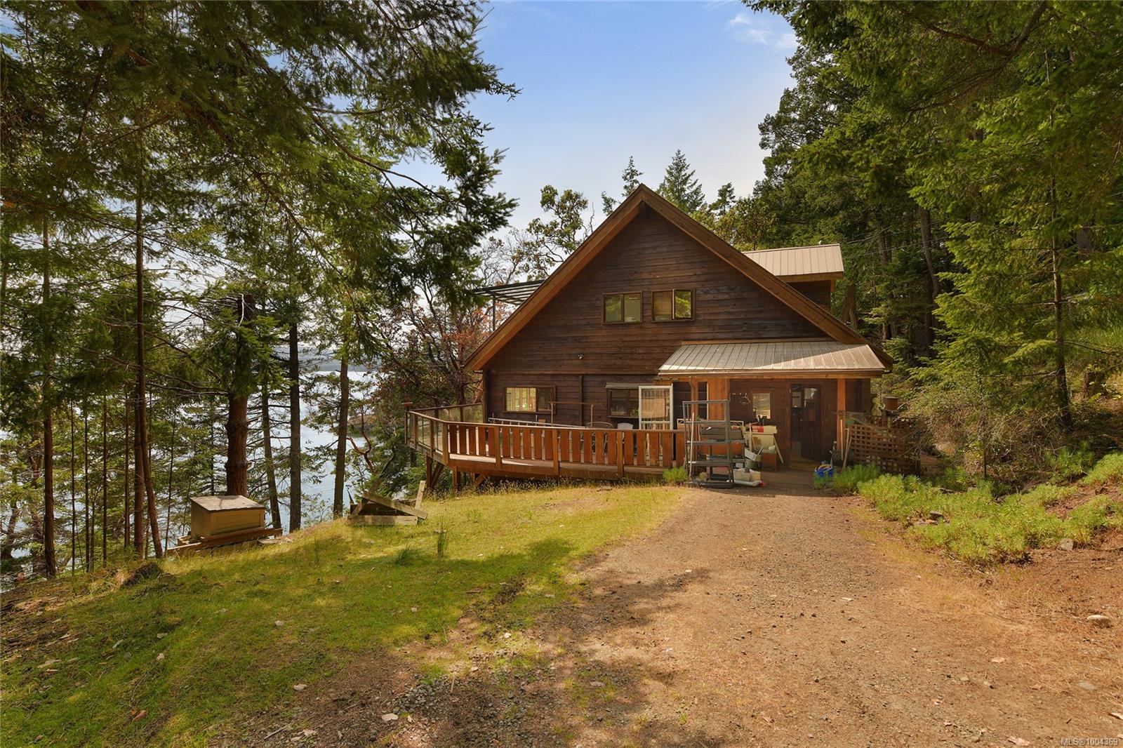 330 E West Rd, Mayne Island, BC V0N 2J2
