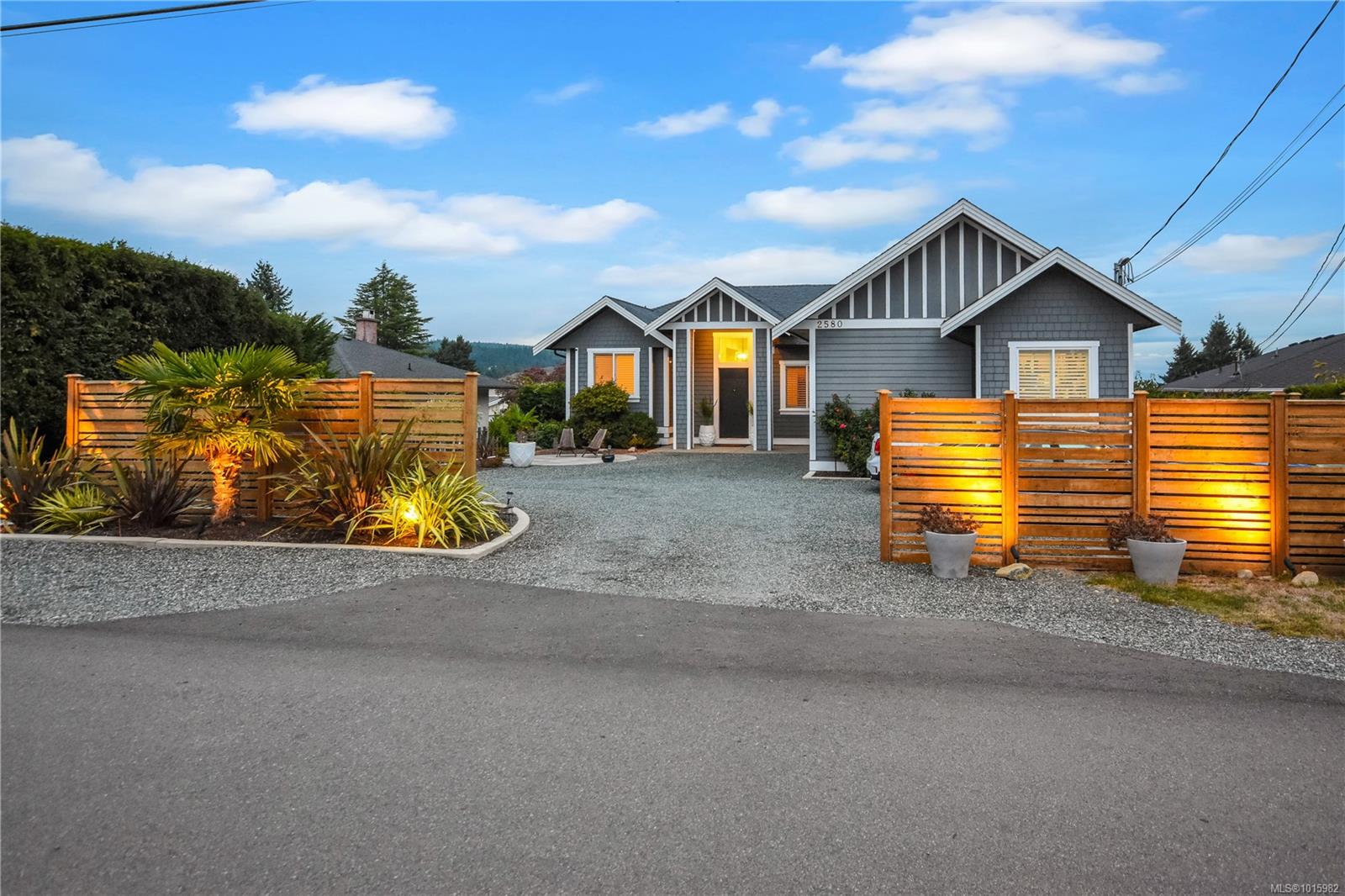 2580 Holyrood Dr, Nanaimo, BC V9S 4K9