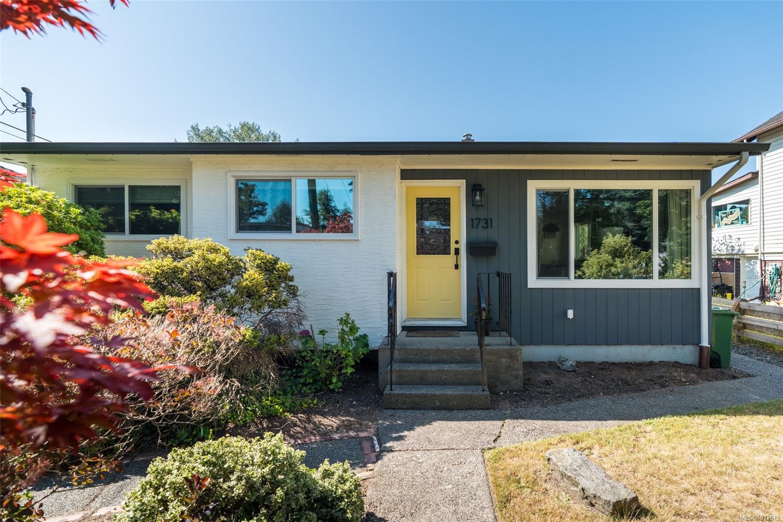 1731 Newton St, Victoria, BC V8R 2R1