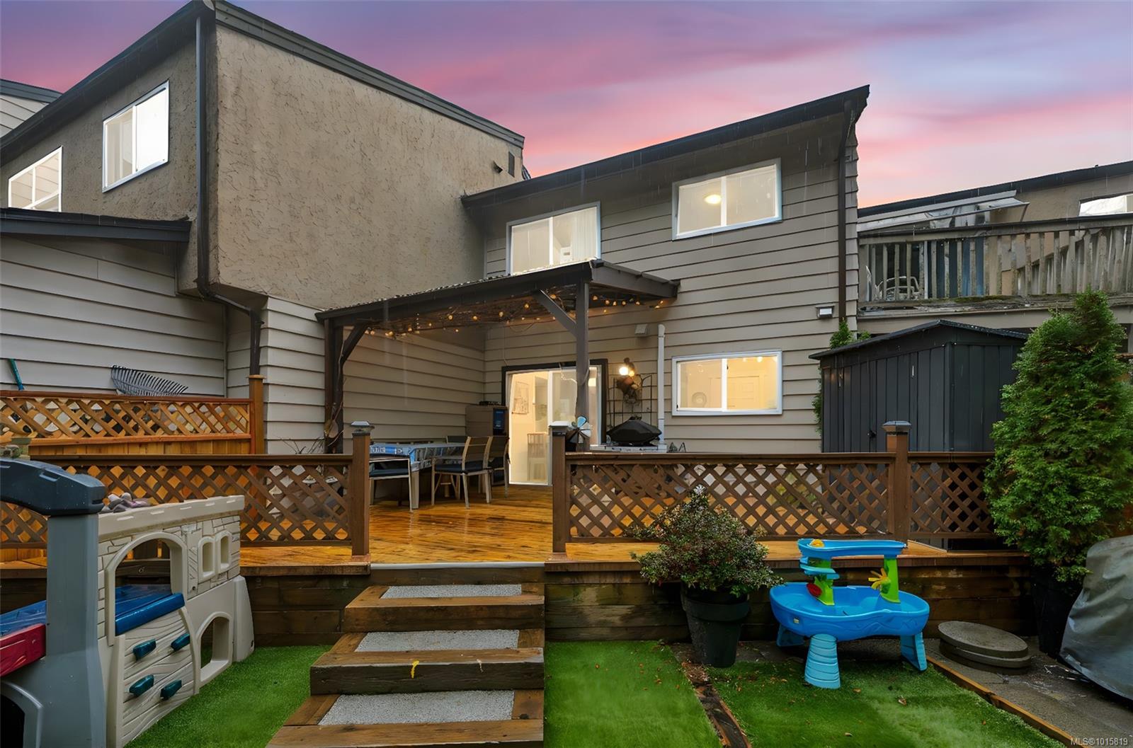 2860 Sooke Lake Rd Apt 113, Langford, BC V9B 4R3
