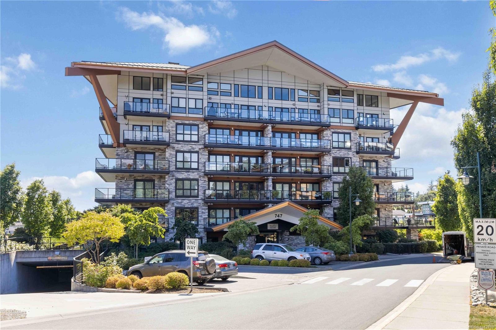 747 Travino Lane Apt 204, Saanich, BC V8Z 0E4