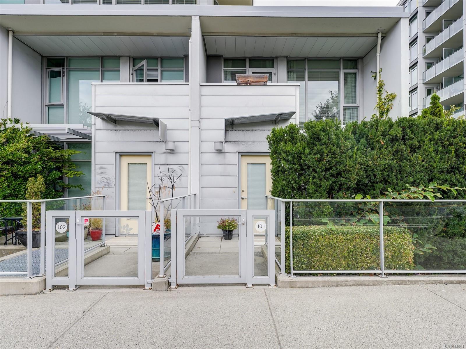 379 Tyee Rd Apt 101, Victoria, BC V9A 0B4