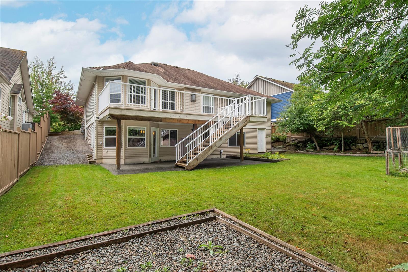228 Maryland Rd, Campbell River, BC V9W 8H5