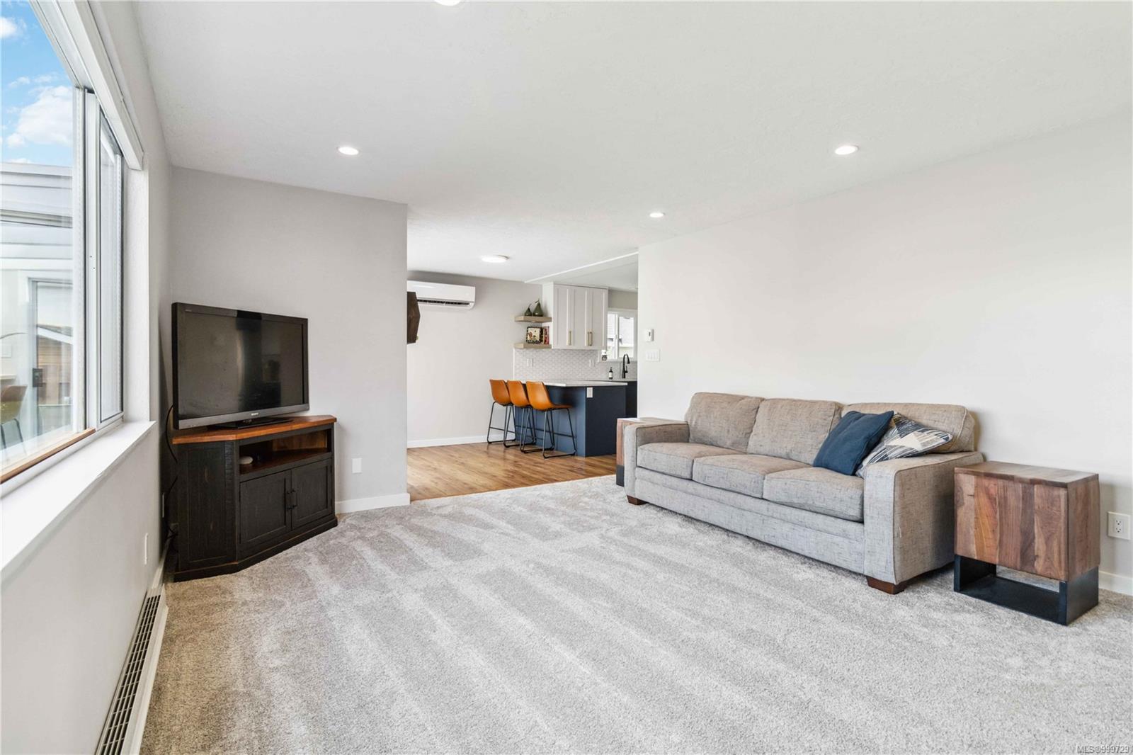 9620 Barnes Pl, Sidney, BC V8L 4W9