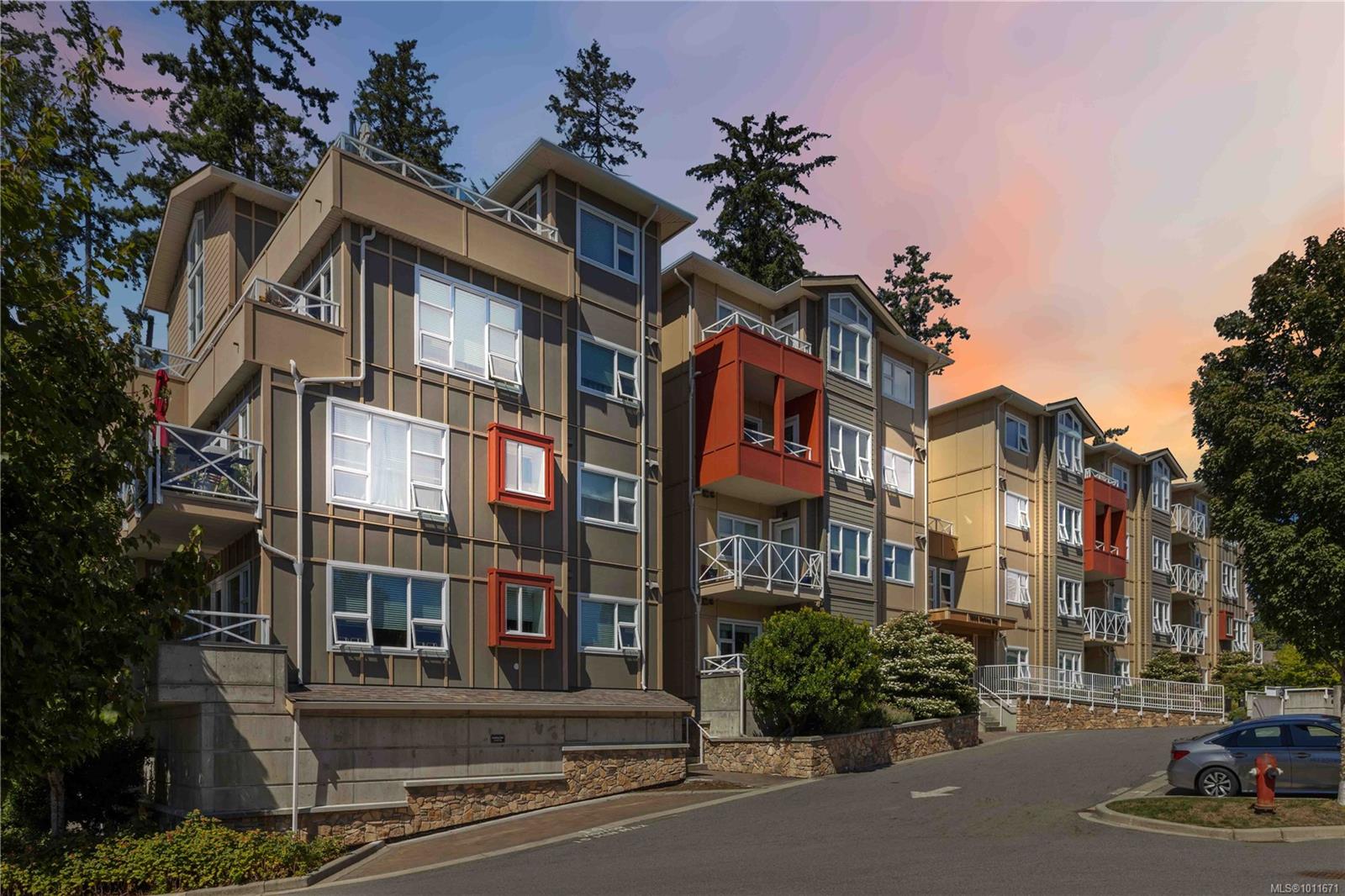 1900 Watkiss Way Apt 408, View Royal, BC V9B 0S8