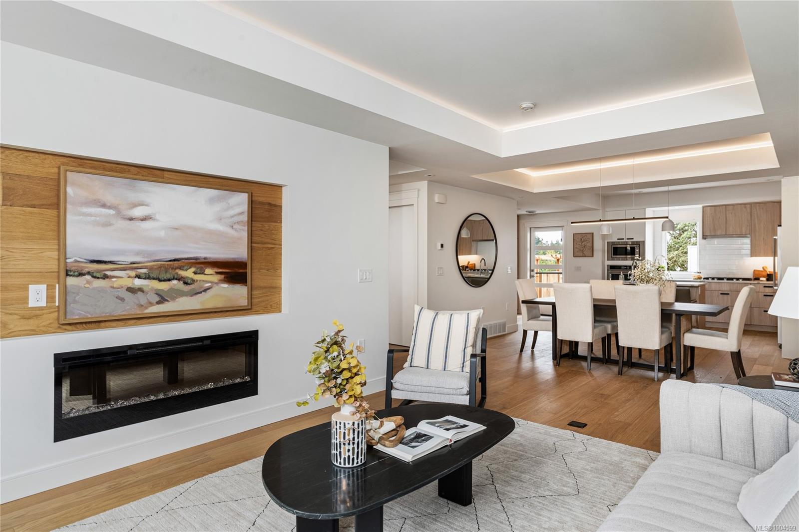 4253 Dieppe Rd Apt 16, Saanich, BC V8X 2N2