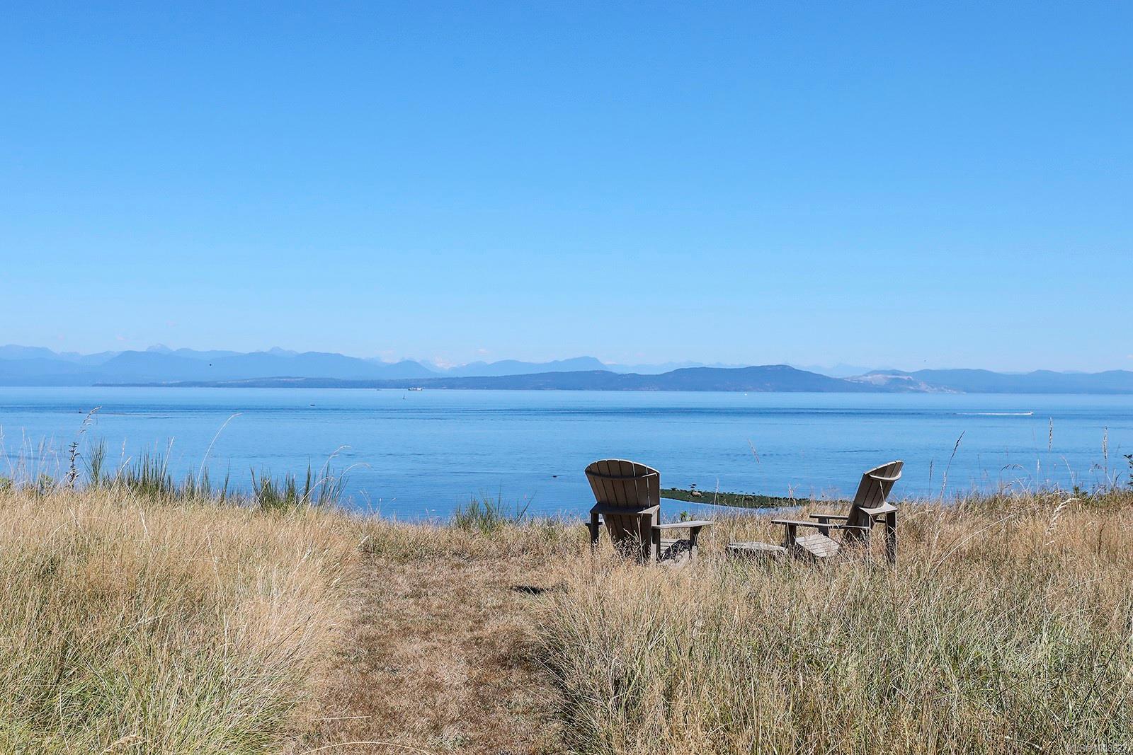 290 Connemara Rd, Comox, BC V9M 3T4