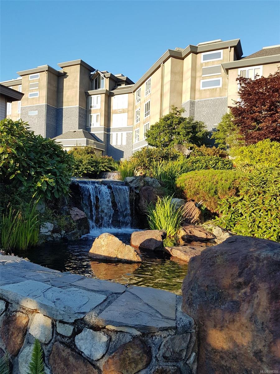 940 Boulderwood Rise Apt 502, Saanich, BC V8N 3C7