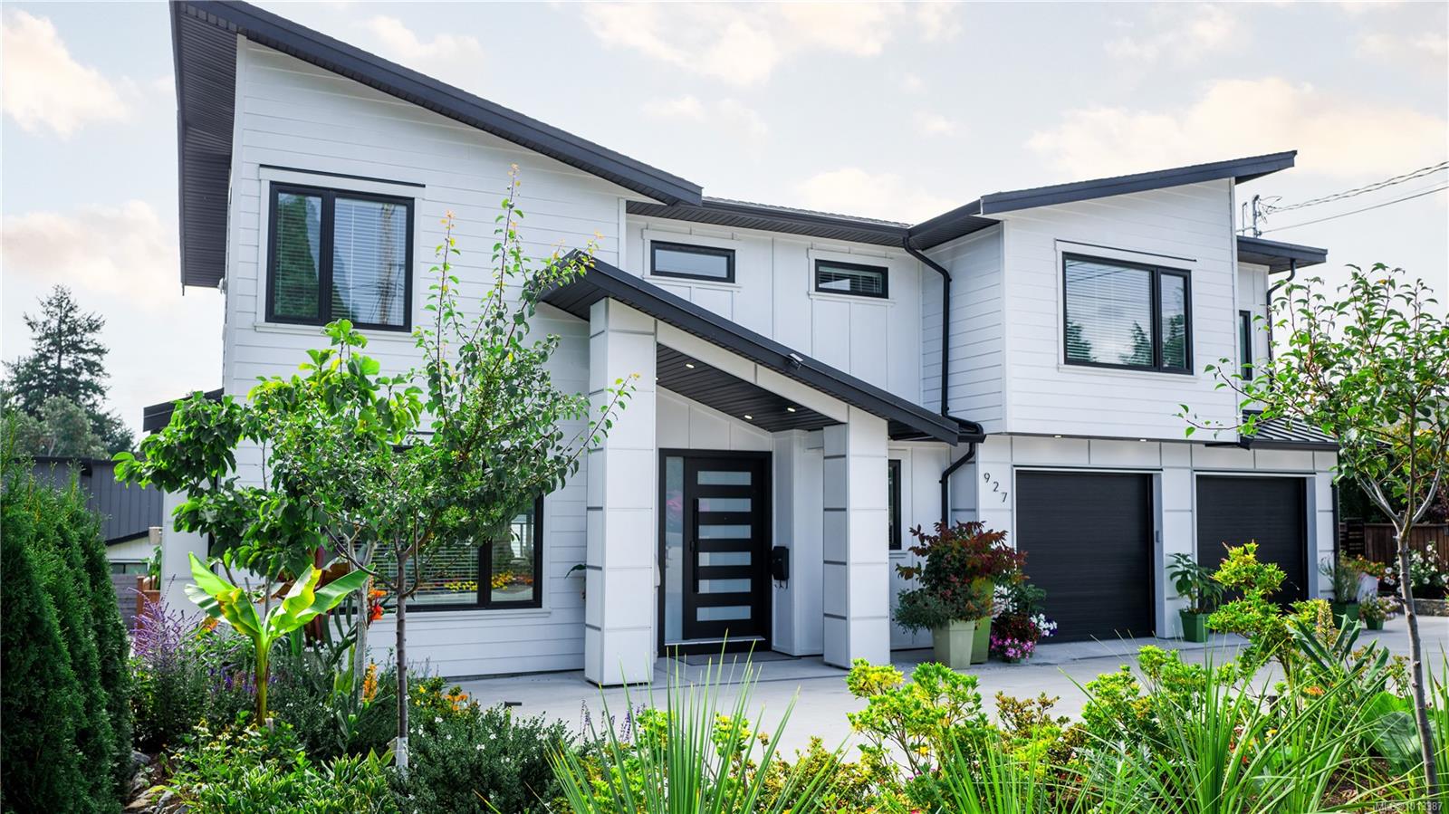 927 Beckwith Ave, Saanich, BC V8X 3S2