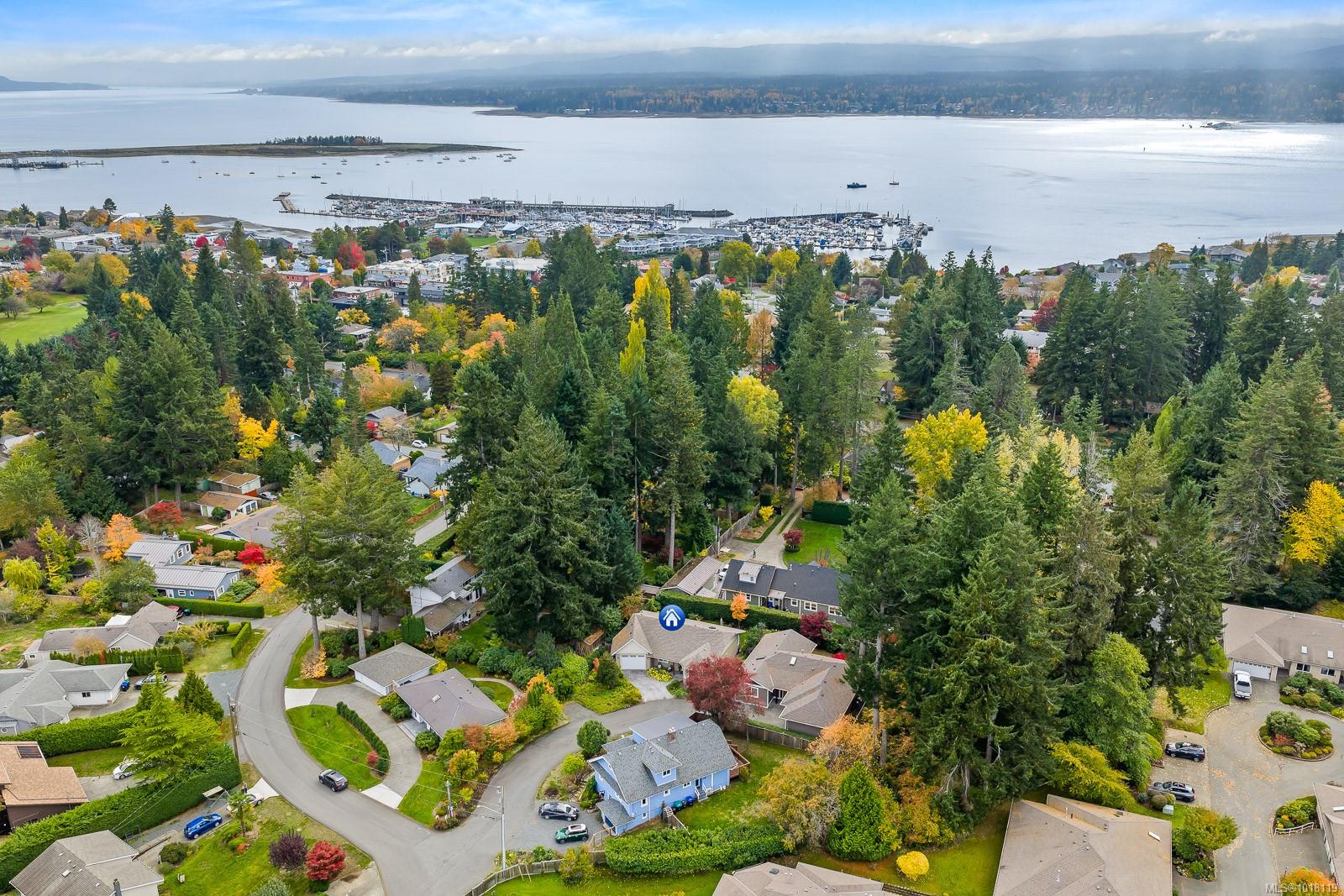 1861 Queens Ave, Comox, BC V9M 2B8