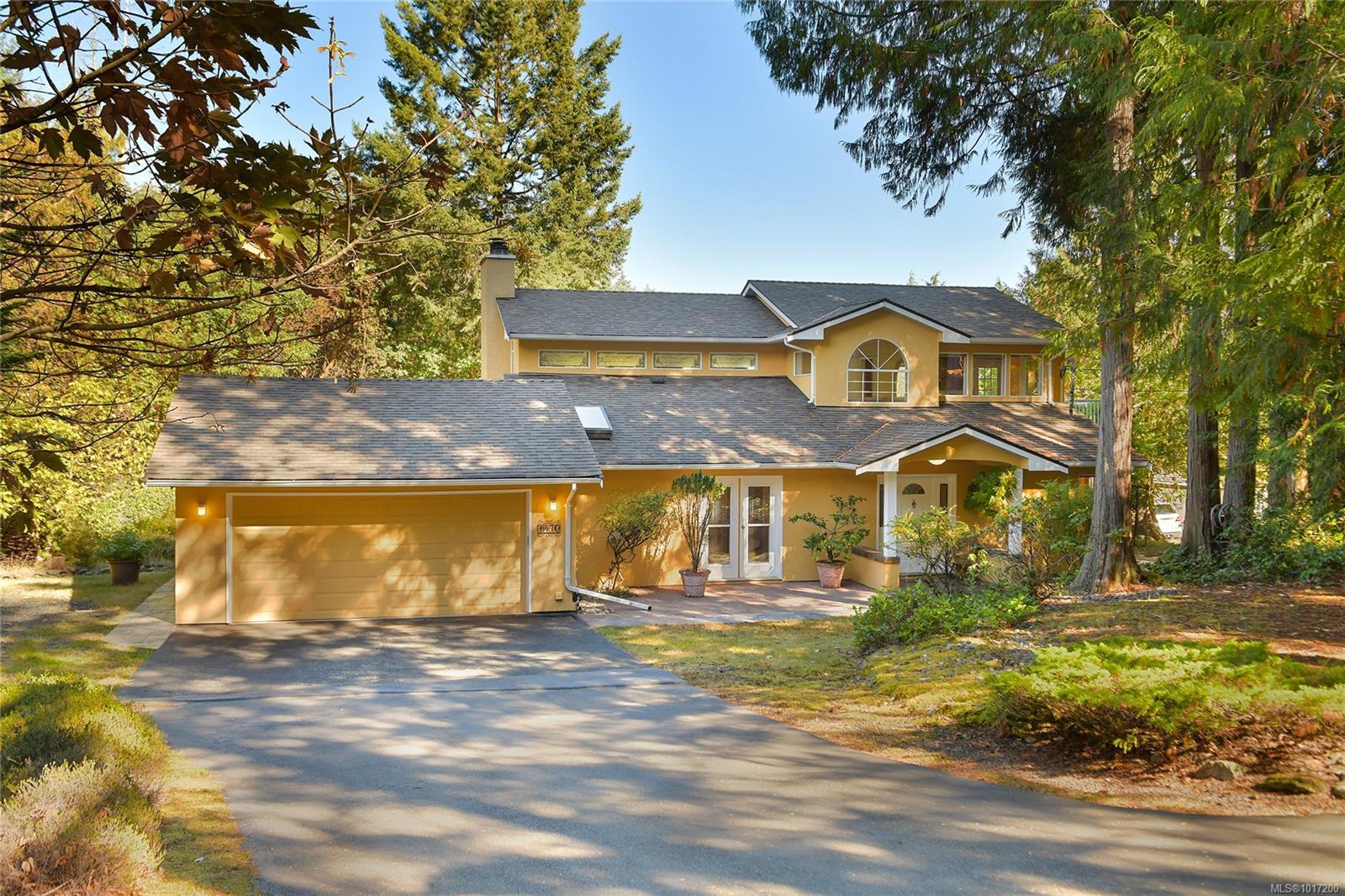 1470 Honeysuckle Pl, North Saanich, BC V8L 5J8