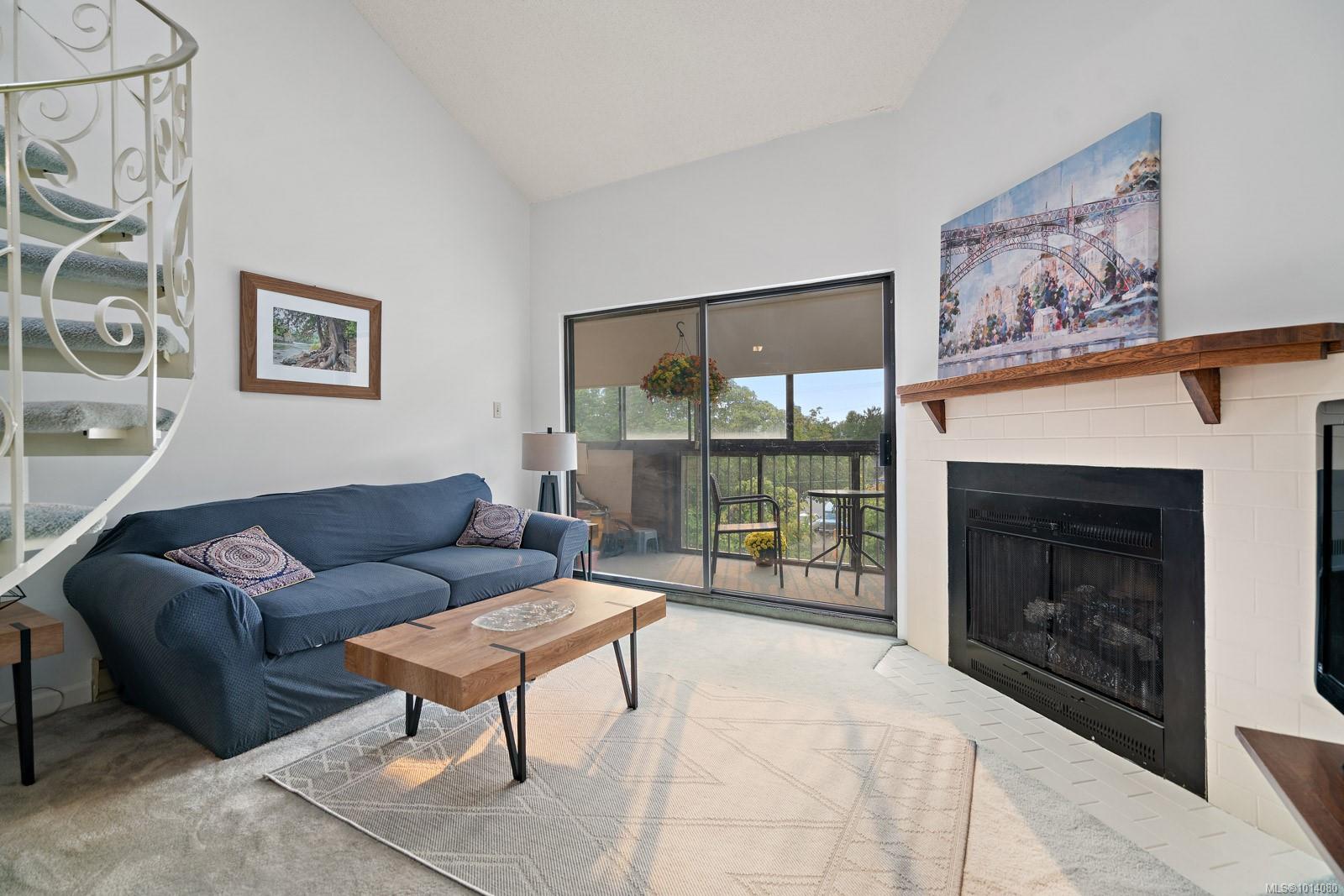 505 Cook St Apt 406, Victoria, BC V8V 3Y4