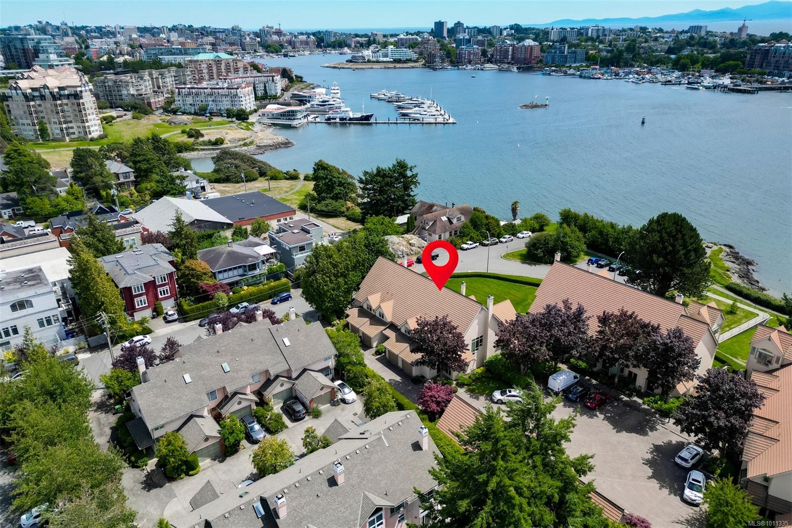 210 Russell St Apt 140, Victoria, BC V9A 3X2