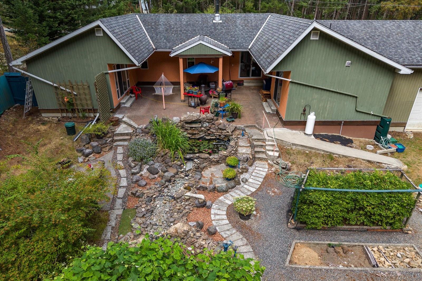 3097 Commodore Way, Gabriola Island, BC V0R 1X7