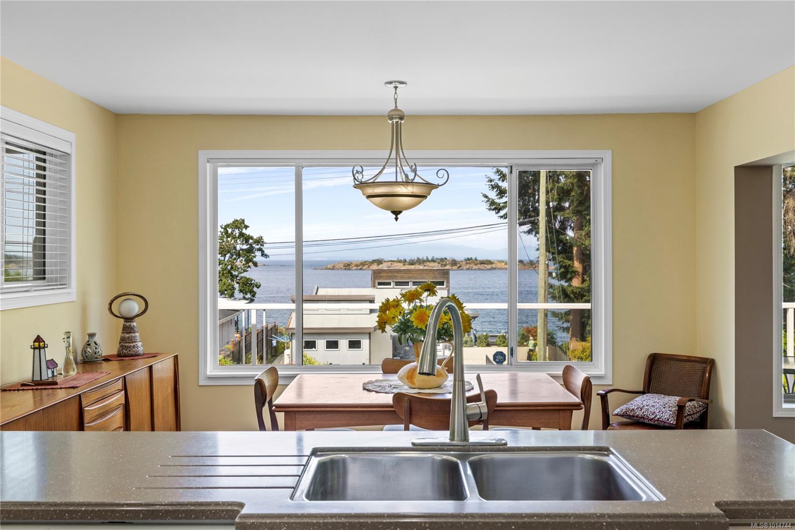 3022 Park Pl, Nanoose Bay, BC V9P 9J3