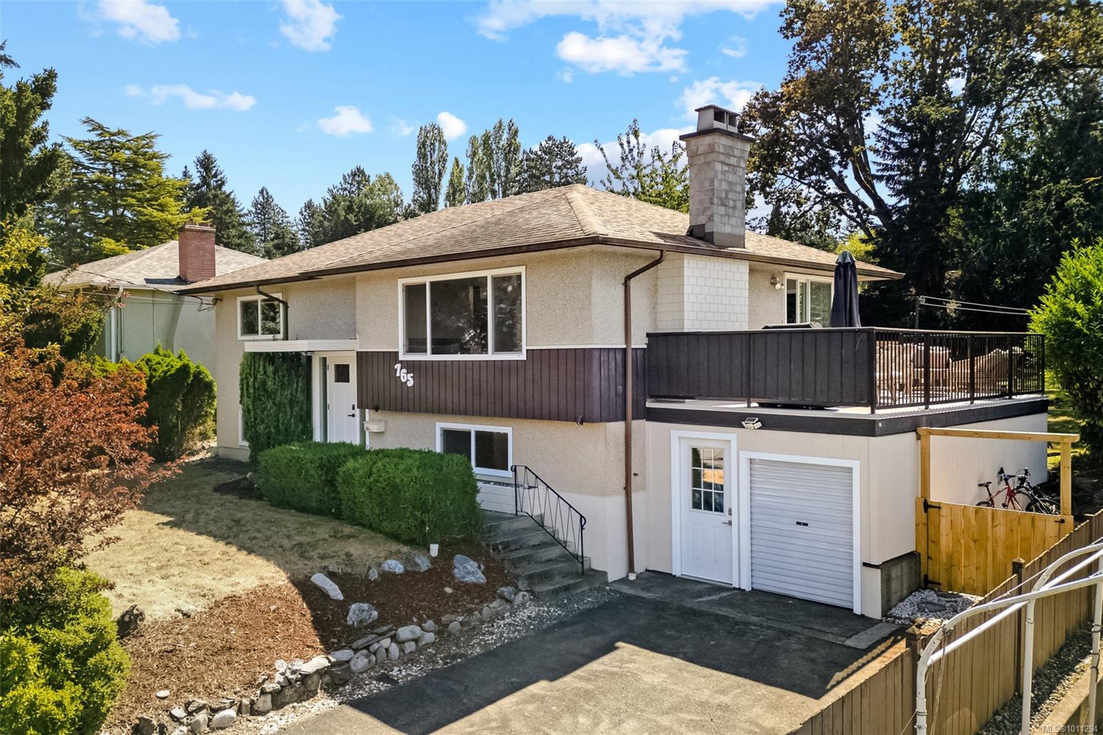 765 Lily Ave, Saanich, BC V8X 3R7