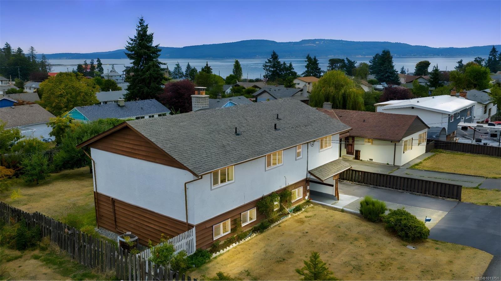 1585 Freda St, North Cowichan, BC V0R 1R0
