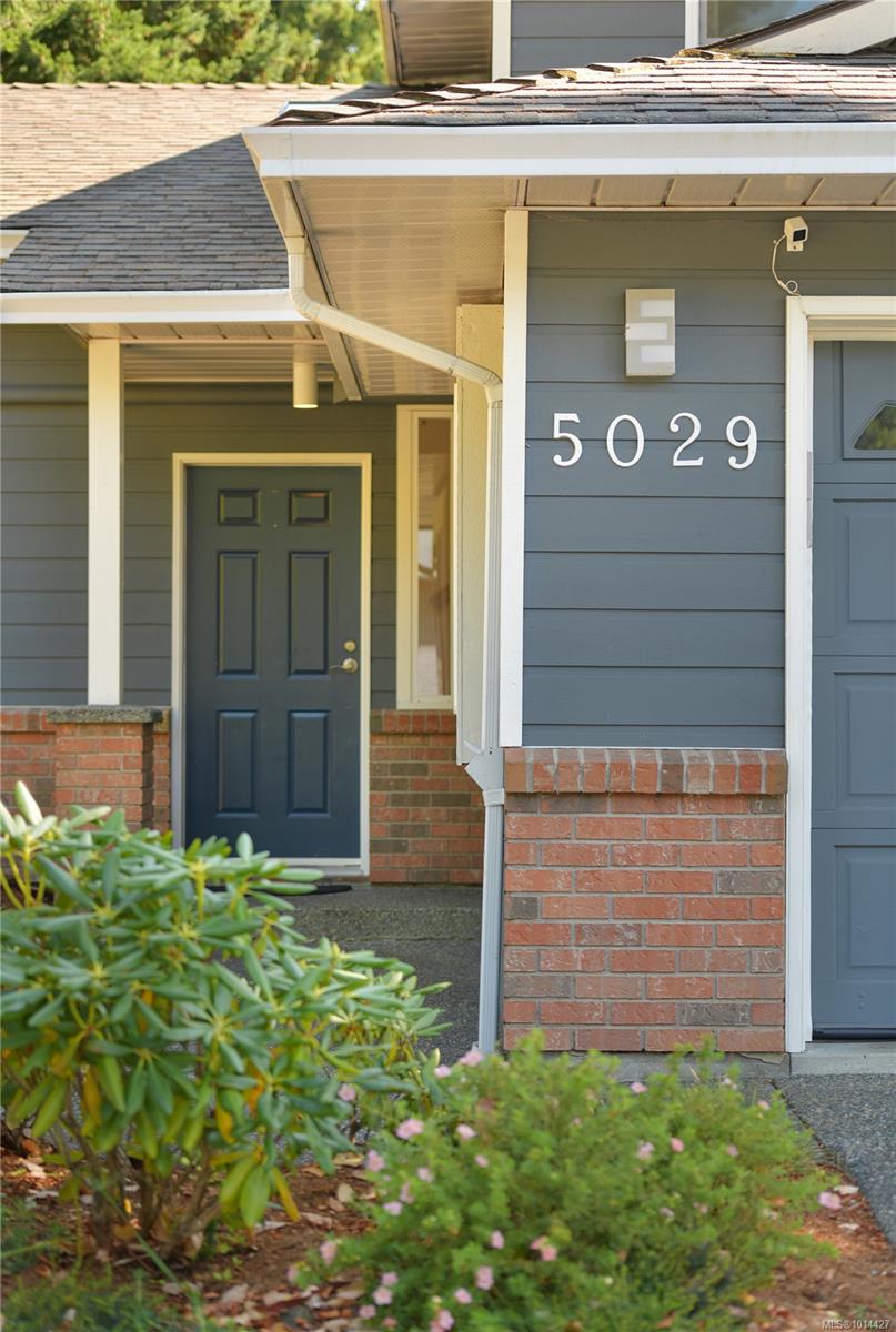 5029 Cambria Wood Ter, Saanich, BC V8X 2X1
