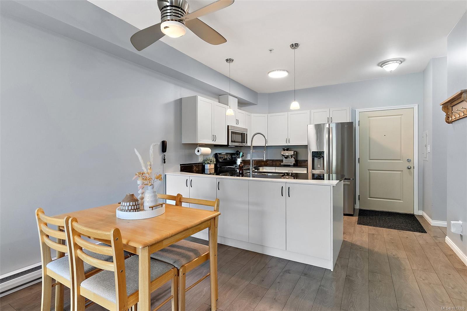 821 Goldstream Ave Apt 205, Langford, BC V9B 2X8