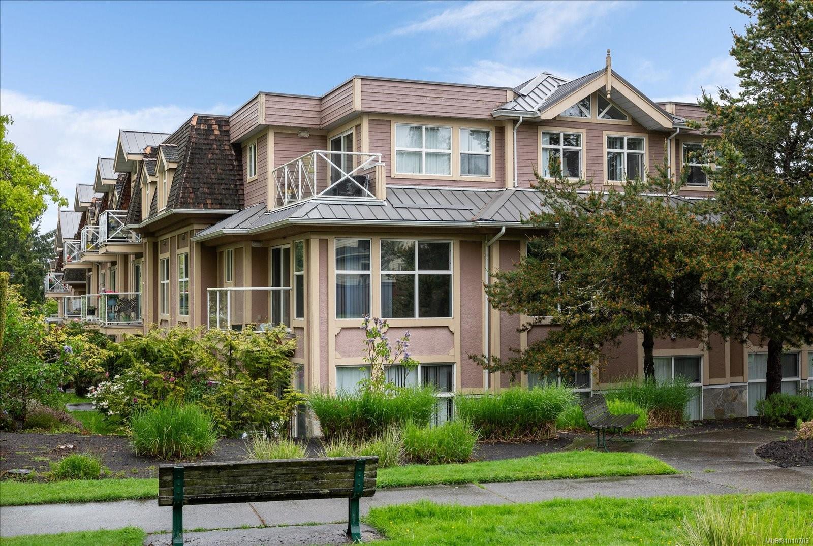 750 Memorial Ave Apt 310, Qualicum Beach, BC V9K 2P6