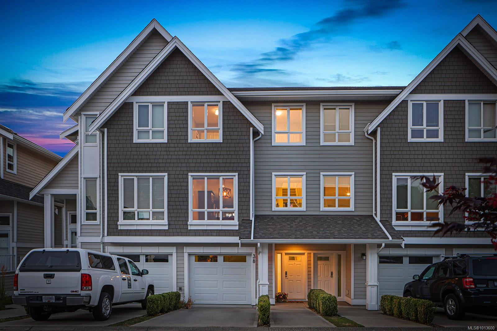 700 Lancaster Way Apt 38, Comox, BC V9M 0B6