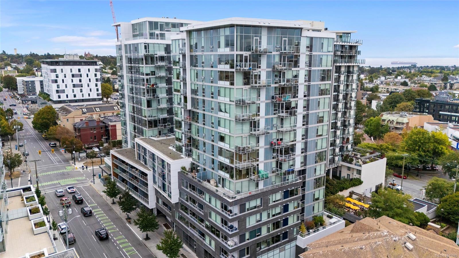 989 Johnson St Apt 1203, Victoria, BC V8V 0E3