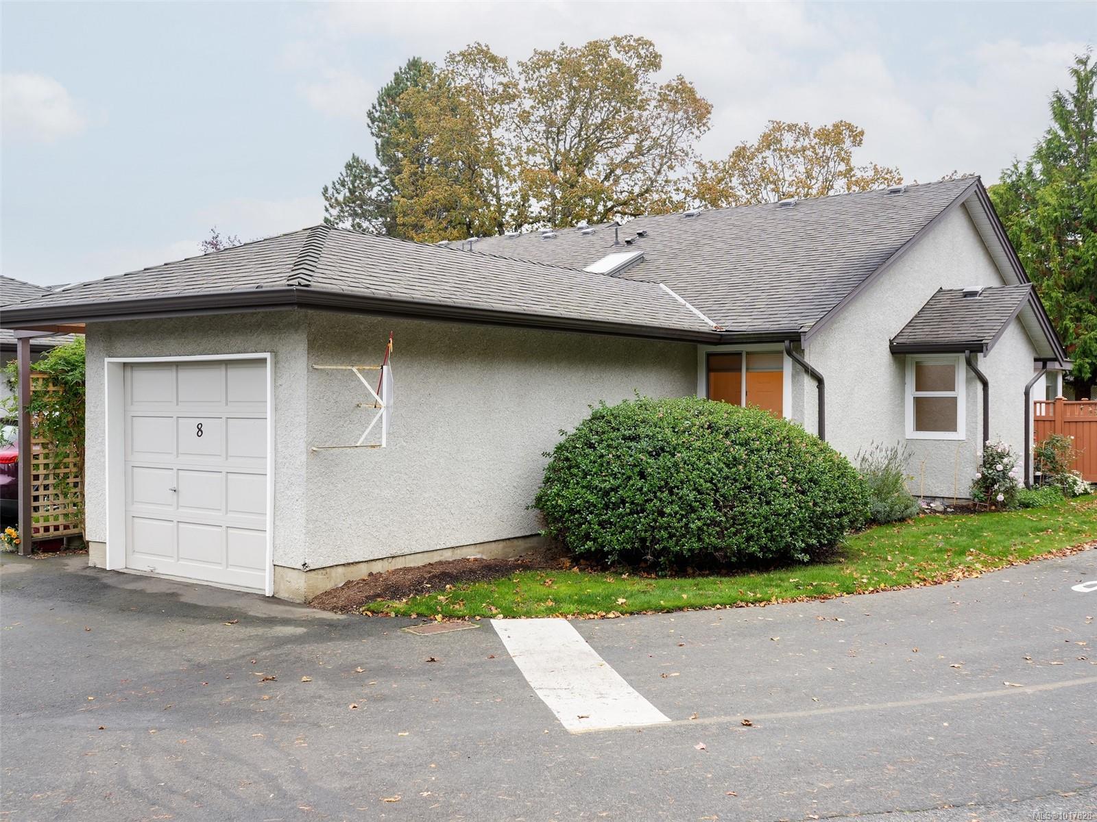 2070 Amelia Ave Apt 8, Sidney, BC V8L 4X6