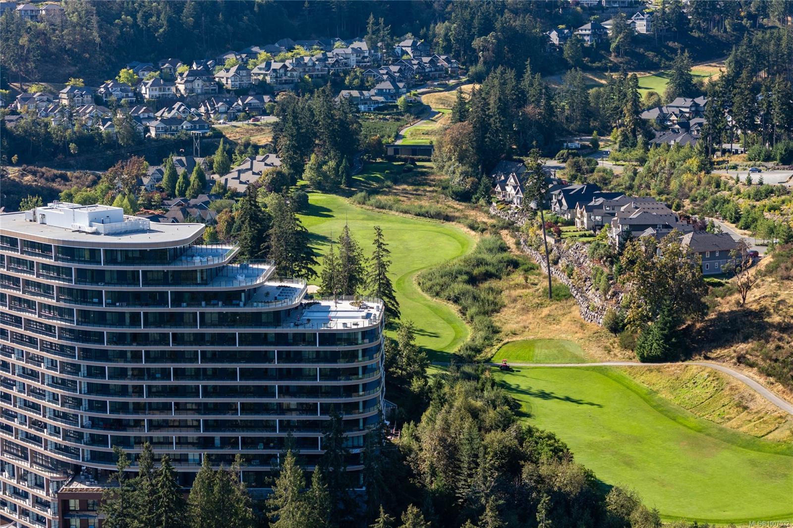 2000 Hannington Rd Apt 815, Langford, BC V9B 7C1