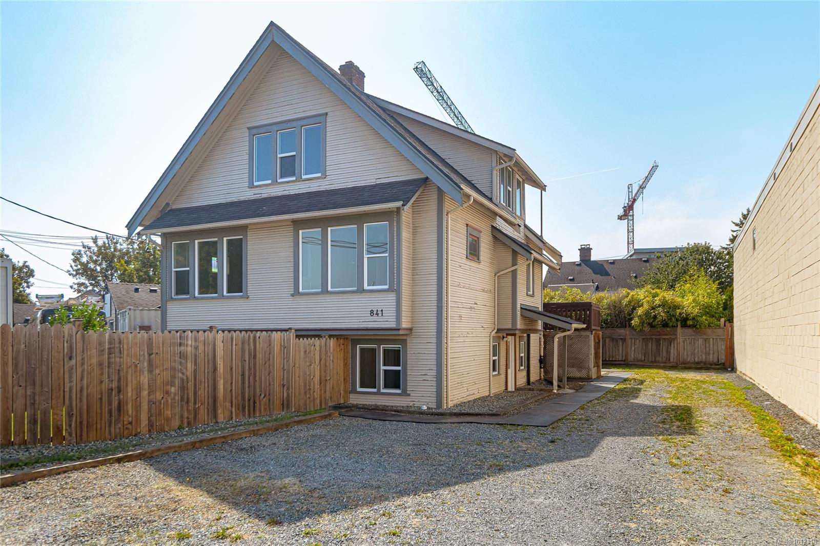 841 Viewfield Rd, Esquimalt, BC V9A 4V2