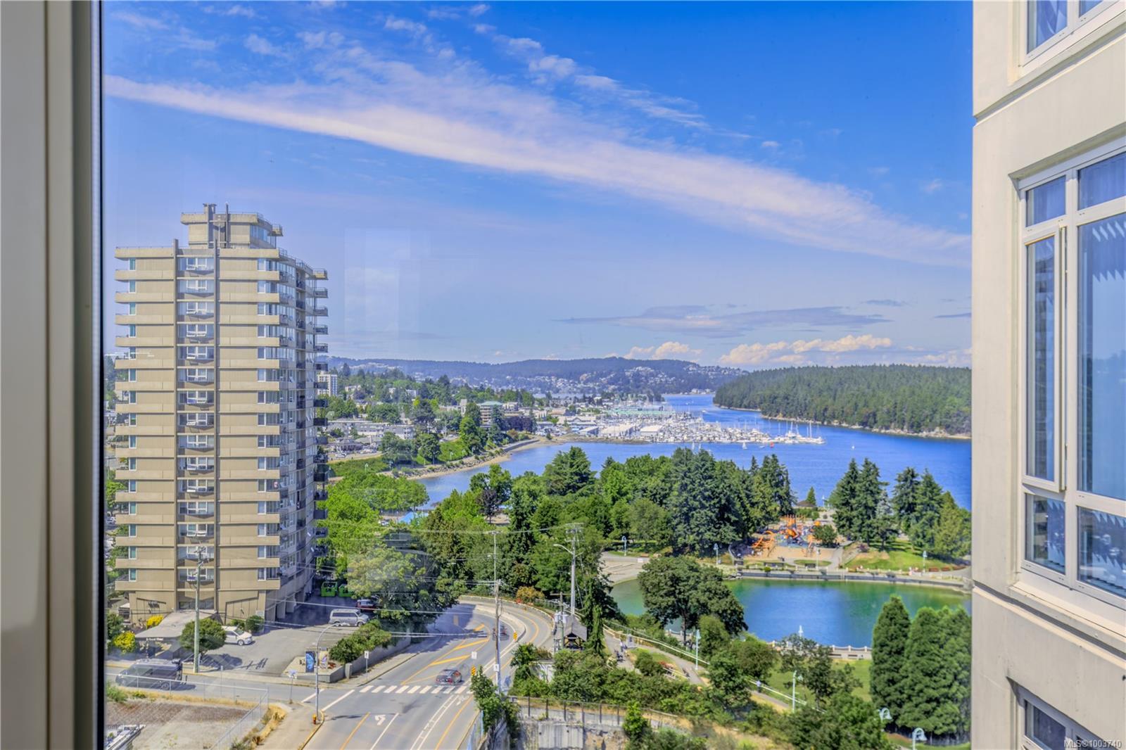 38 Front St Apt 1004, Nanaimo, BC V9R 0B8