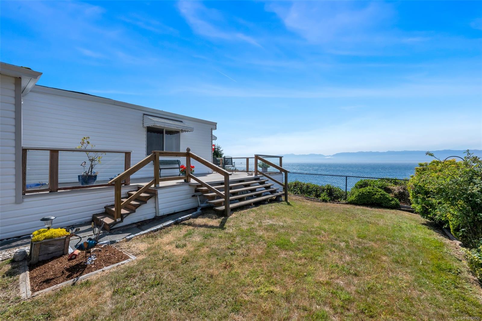 8177 W Coast Rd Apt 18, Sooke, BC V9Z 1E2
