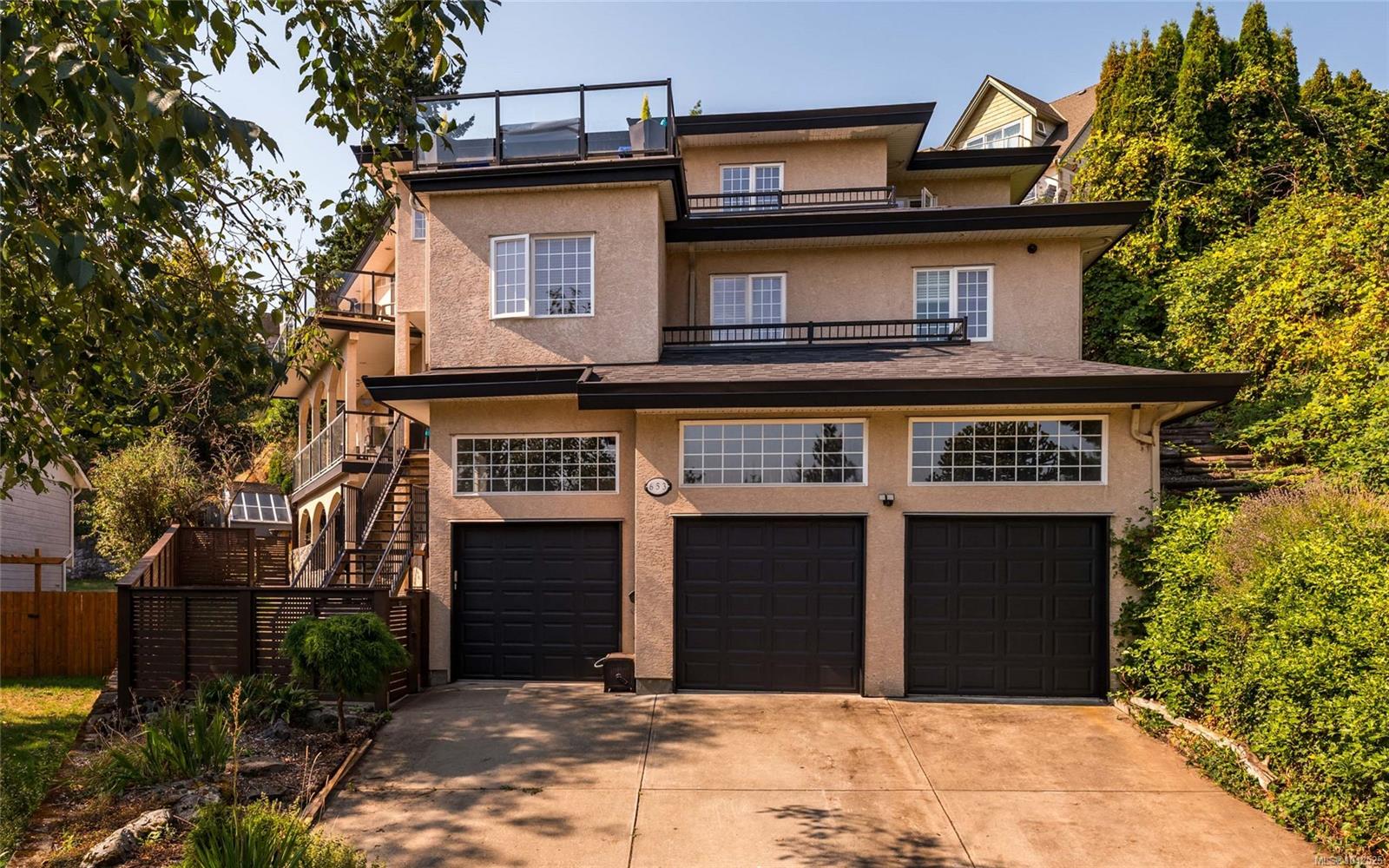 653 Cairndale Rd, Victoria, BC V9C 3M7