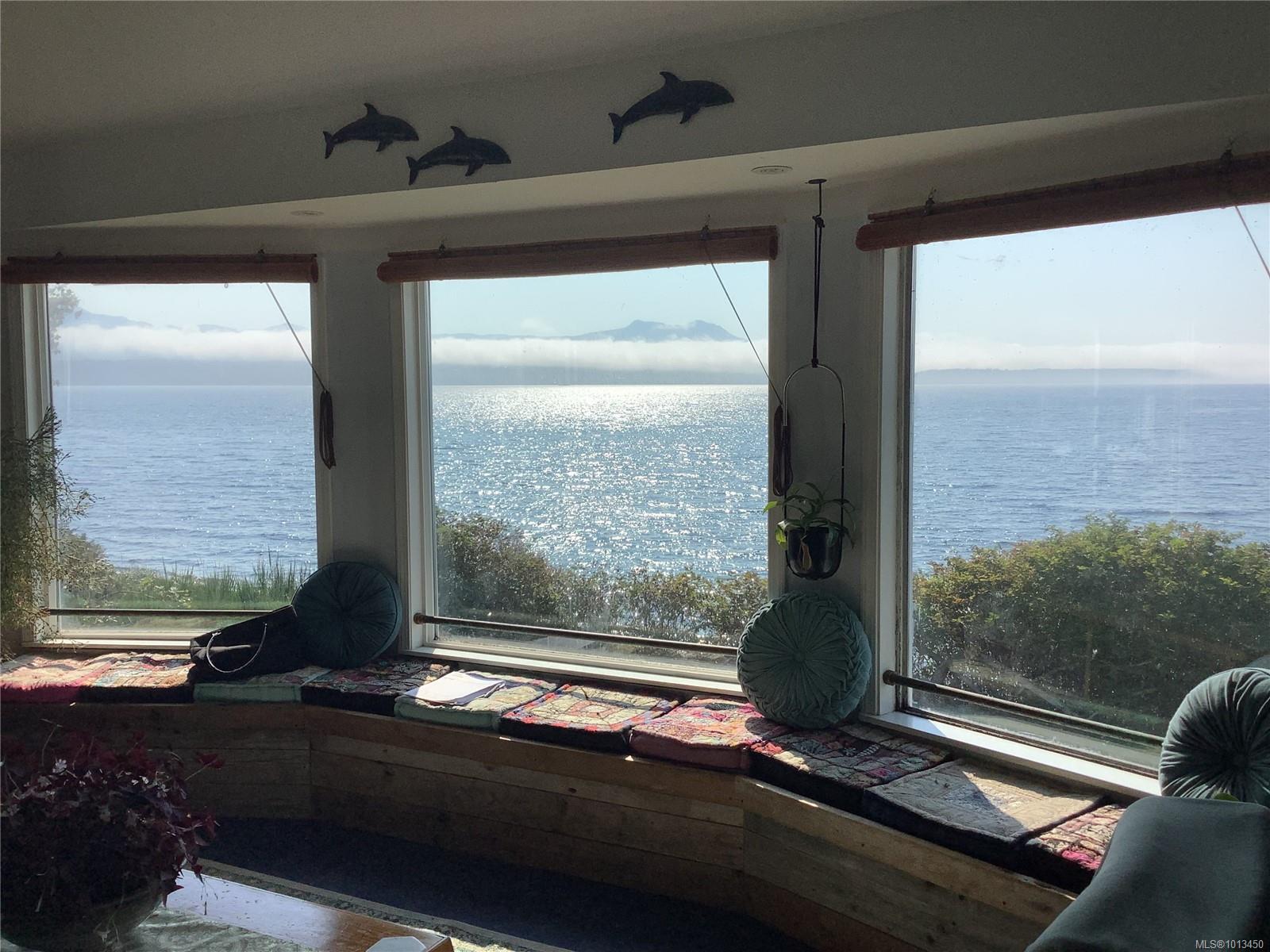 90 1st St, Sointula, BC V0N 3E0