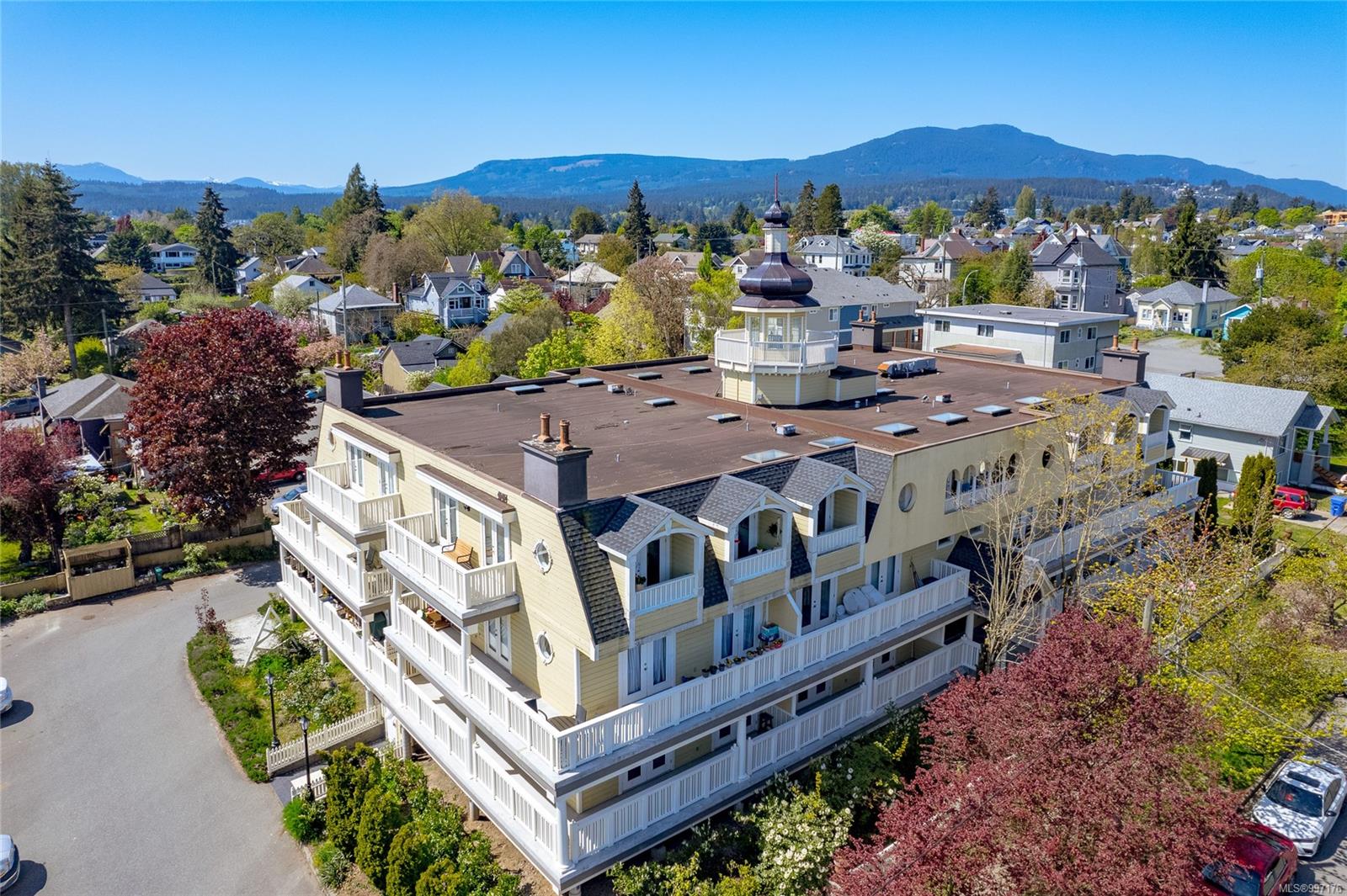 645 Selby St Apt 402, Nanaimo, BC V9R 2S2