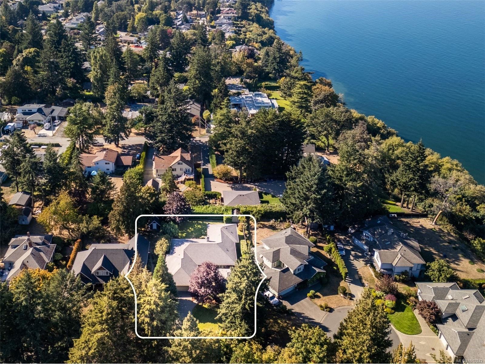 4520 Limerick Ln, Saanich, BC V8N 6B7