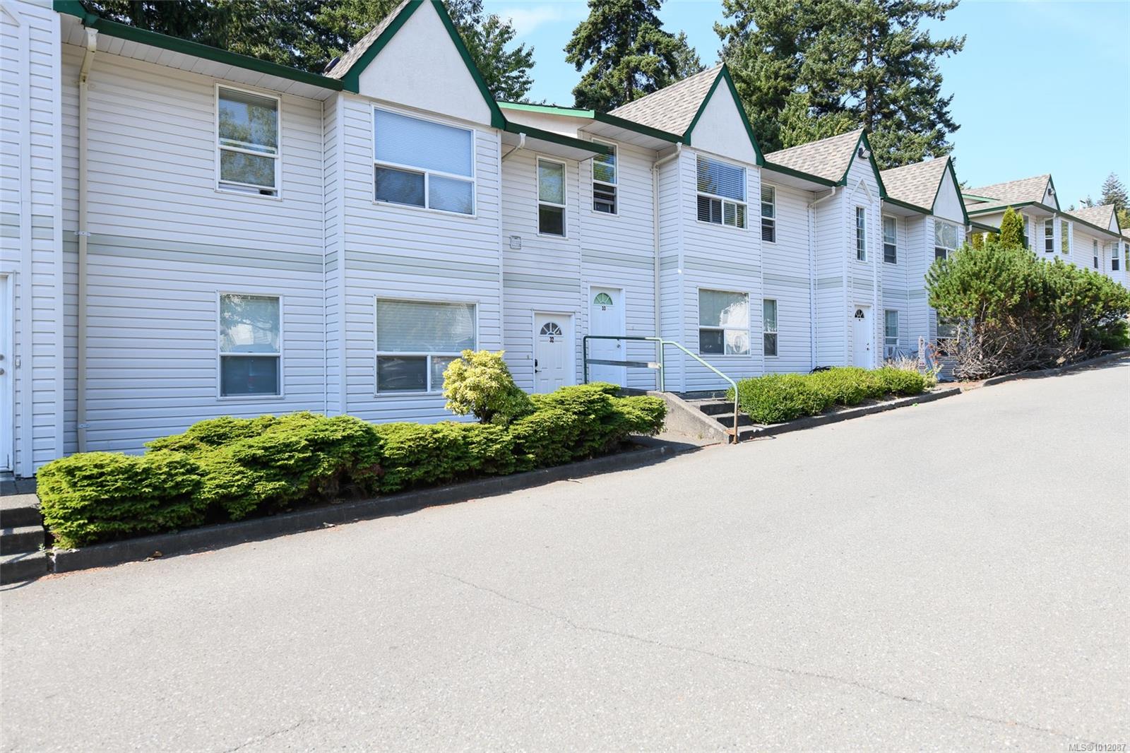 1535 Dingwall Rd Apt 32, Courtenay, BC V9N 3S8