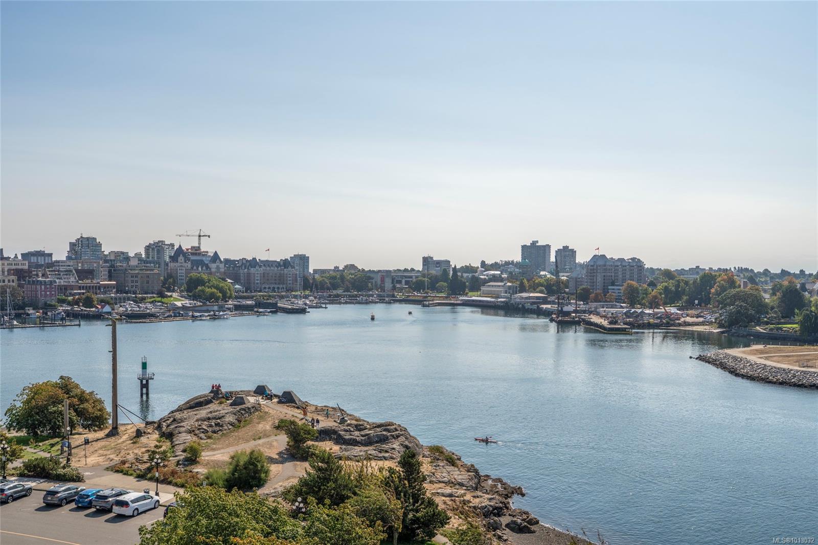 50 Songhees Rd Apt 403, Victoria, BC V9A 7J4