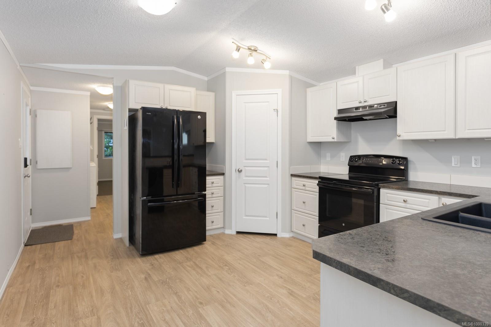 2785 Wallbank Rd Apt 79, Shawnigan Lake, BC V8H 2A5