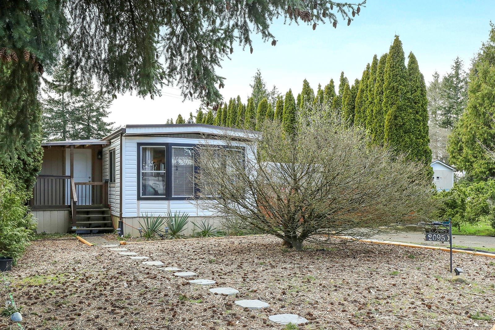 2095 Pemberton Pl, Comox, BC V9M 3P8